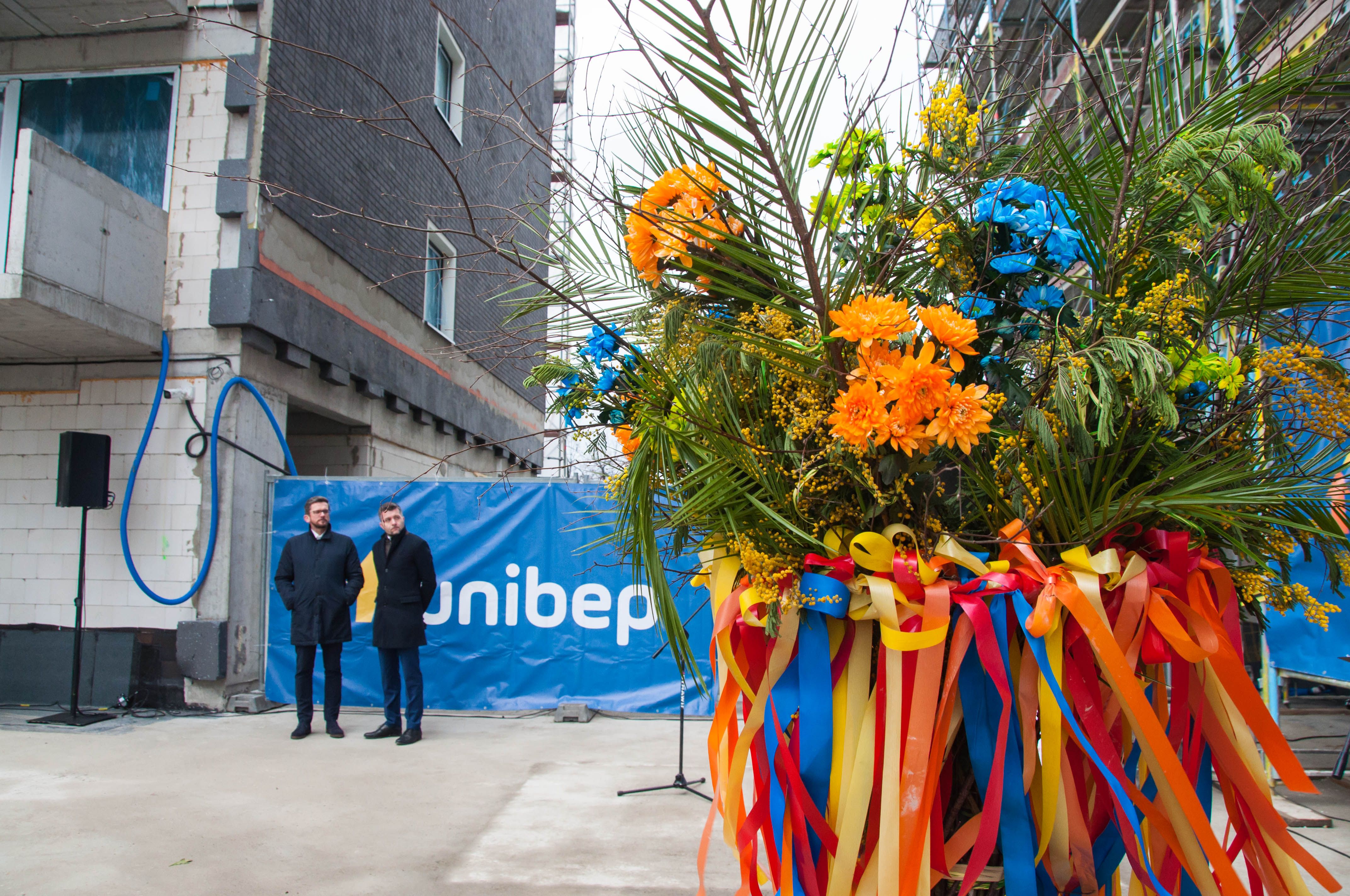 Nad SOHO 16 zawisła wiecha