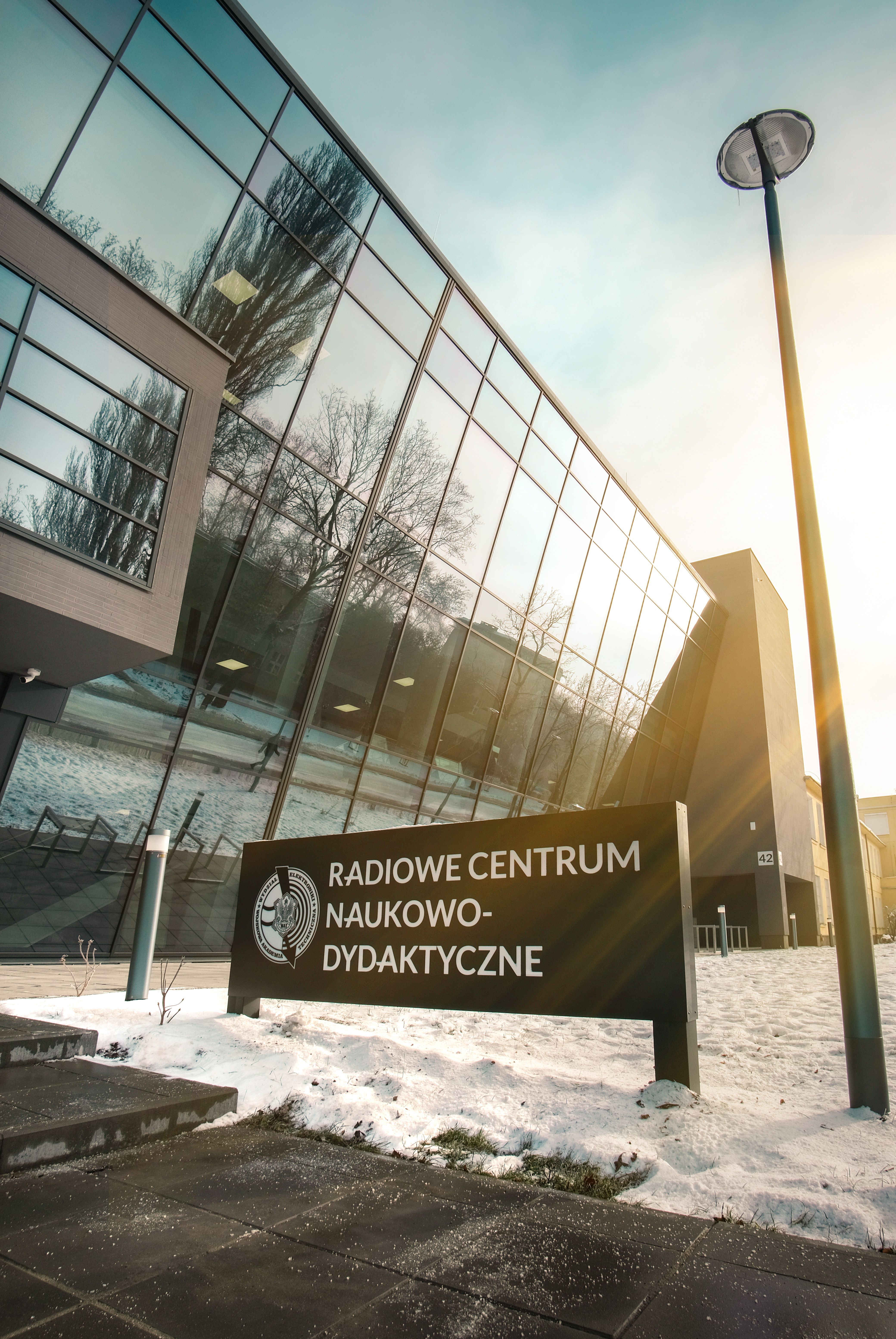 Unibep ukończył budowę Radiowego Centrum Naukowo-Dydaktycznego WAT