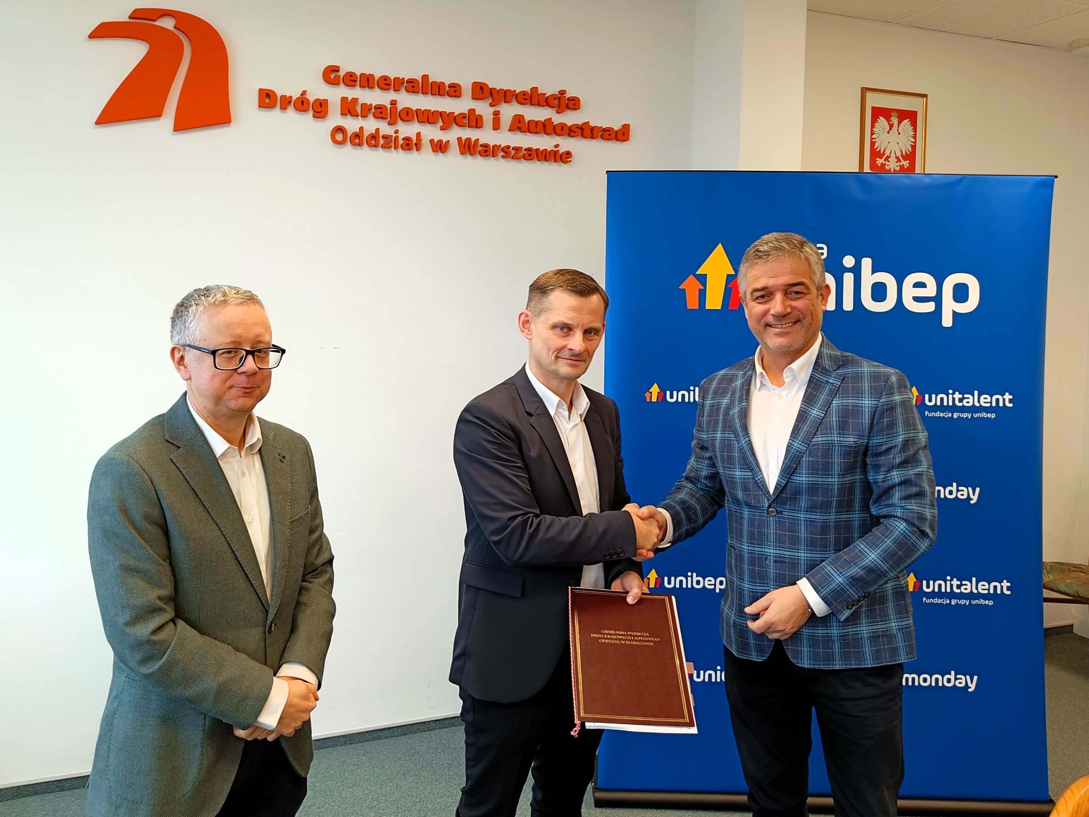 Oddział Infrastruktury podpisuje kluczową umowę na rozbudowę drogi krajowej nr 53